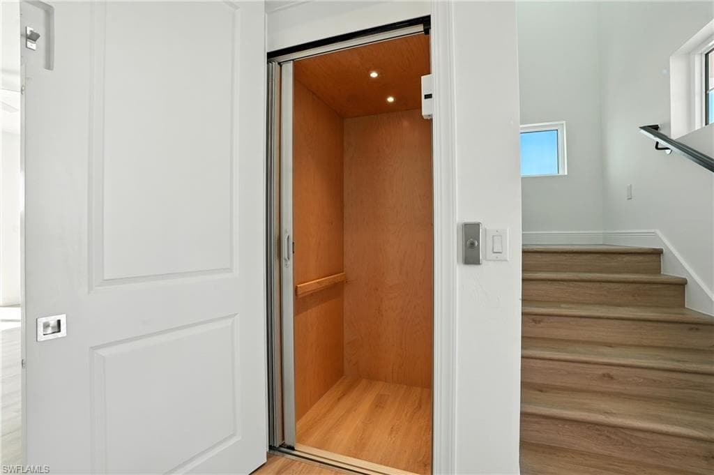 130 Fairweather LN, FORT MYERS BEACH FL 33931-39