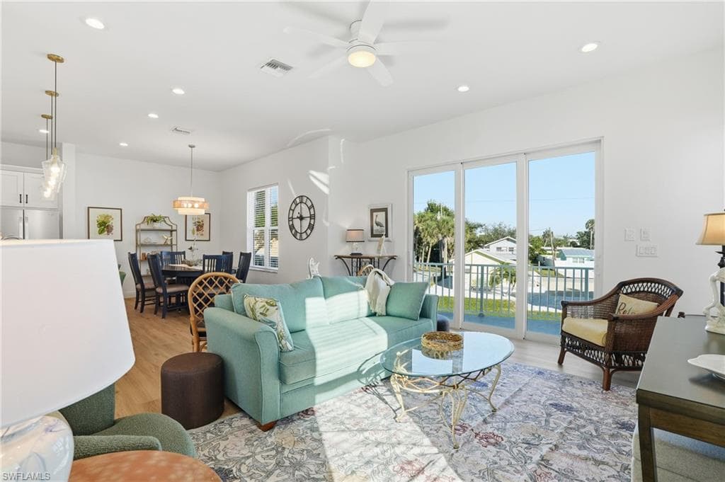 134 Fairweather LN, FORT MYERS BEACH FL 33931-5