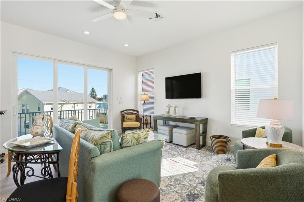 134 Fairweather LN, FORT MYERS BEACH FL 33931-6