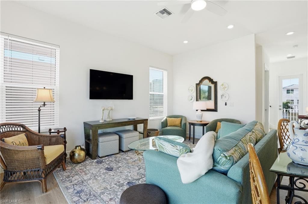 134 Fairweather LN, FORT MYERS BEACH FL 33931-8