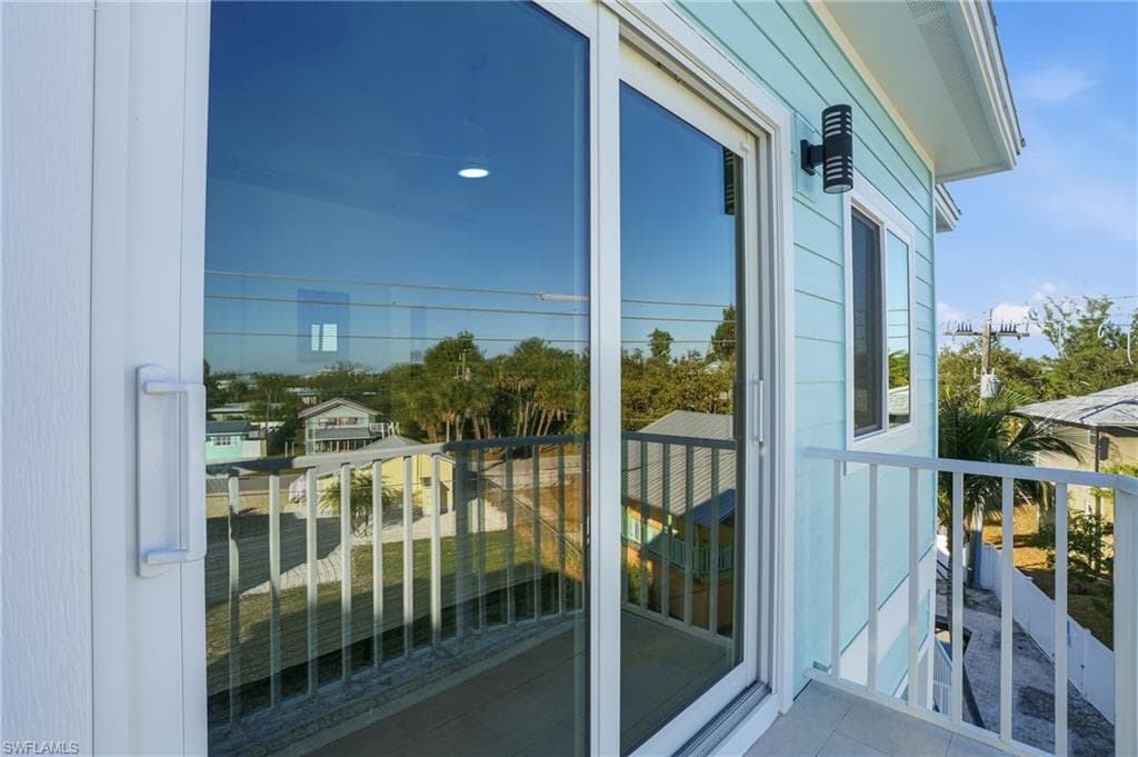 134 Fairweather LN, FORT MYERS BEACH FL 33931-33