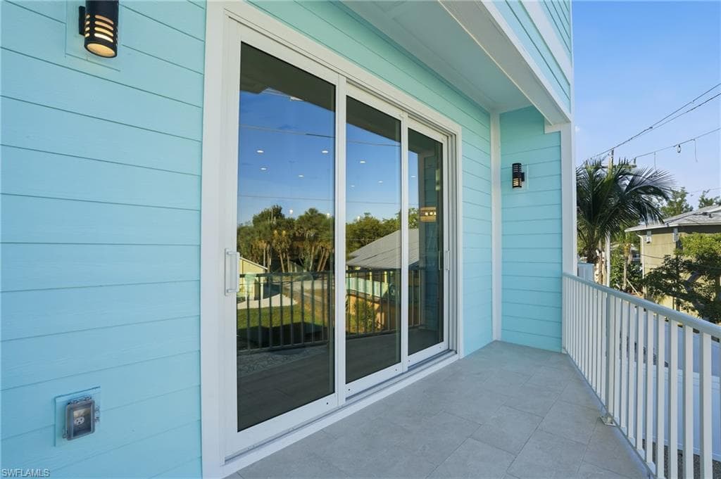 134 Fairweather LN, FORT MYERS BEACH FL 33931-32