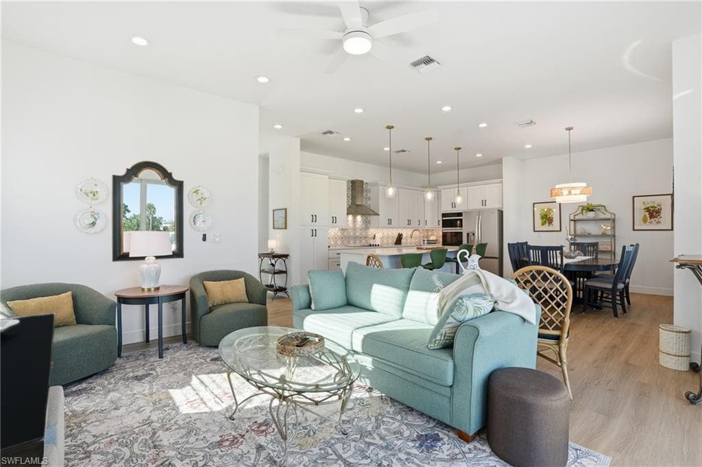 134 Fairweather LN, FORT MYERS BEACH FL 33931-7