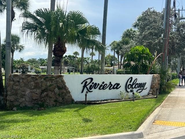 519 Riviera BLVD E, NAPLES FL 34112-22