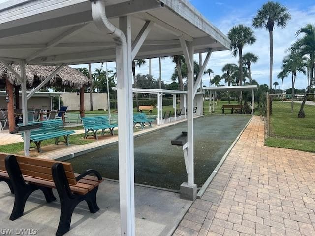 519 Riviera BLVD E, NAPLES FL 34112-17