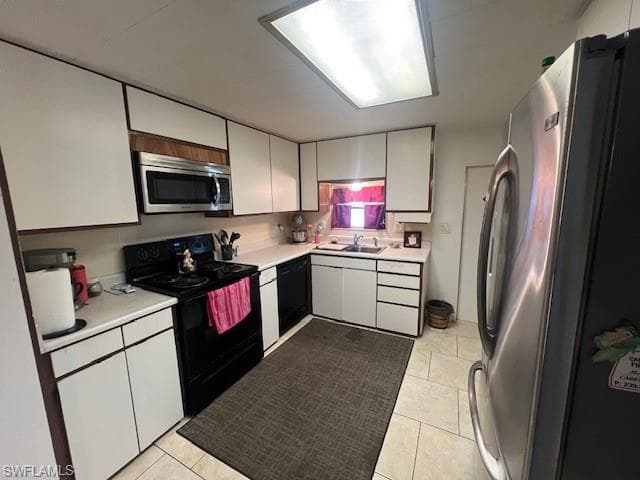 519 Riviera BLVD E, NAPLES FL 34112-7