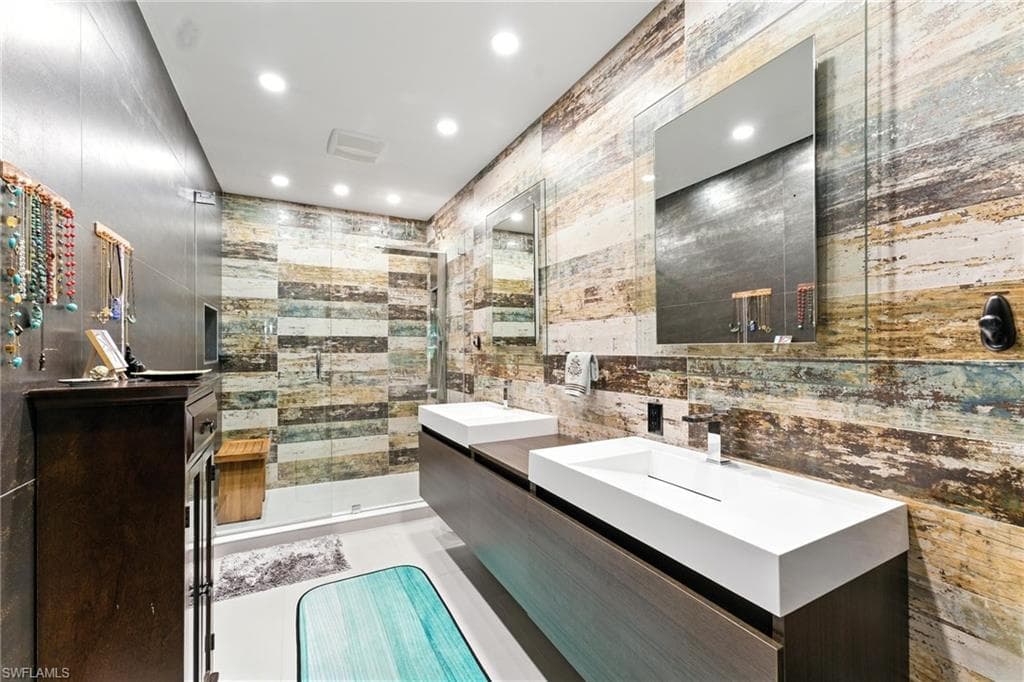 2085 Painted Palm DR, NAPLES FL 34119-19