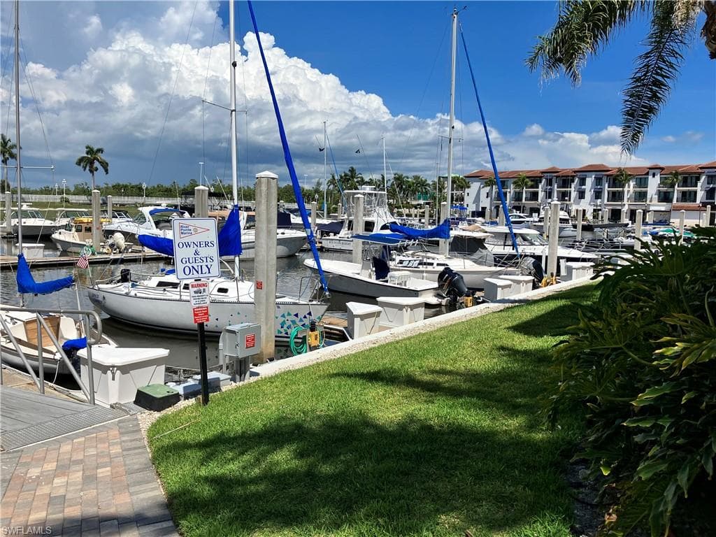 807 River Point DR # 102D, NAPLES FL 34102-29