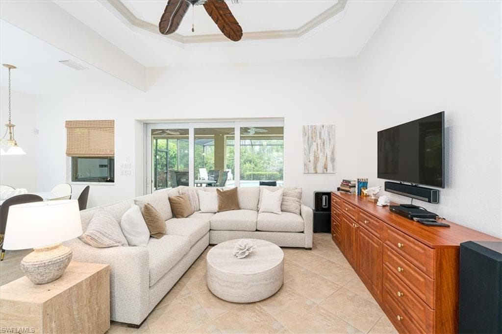 7655 Martino CIR, NAPLES FL 34112-4