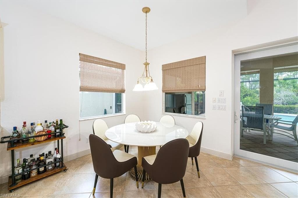 7655 Martino CIR, NAPLES FL 34112-8