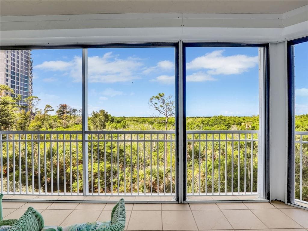 1001 Arbor Lake DR # 102, NAPLES FL 34110-21