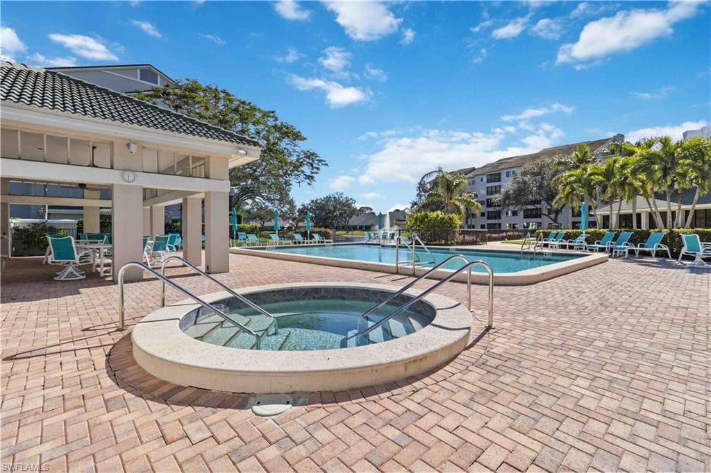 1001 Arbor Lake DR # 102, NAPLES FL 34110-37