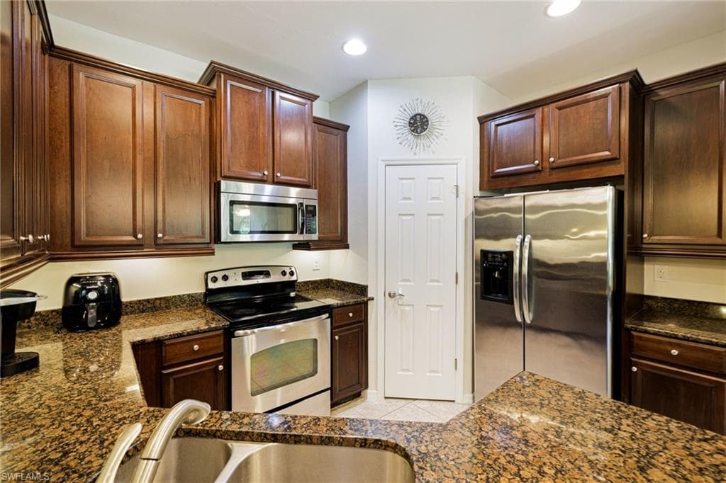 23421 Alamanda DR # 204, ESTERO FL 34135-6