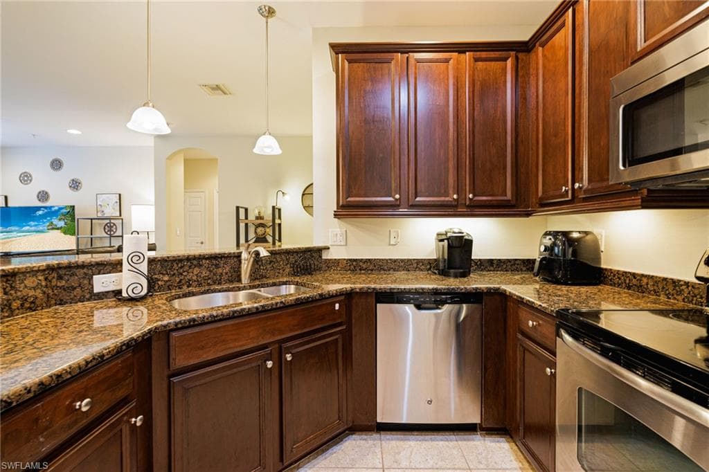 23421 Alamanda DR # 204, ESTERO FL 34135-7