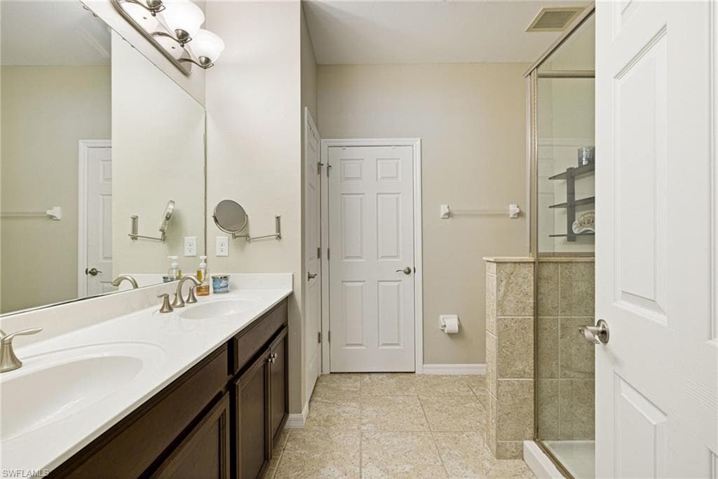 23421 Alamanda DR # 204, ESTERO FL 34135-20