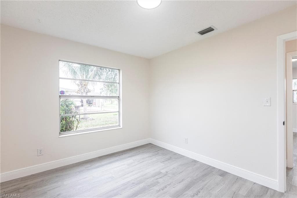 818 Gardenside CT, LEHIGH ACRES FL 33936-15