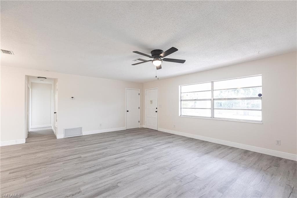 818 Gardenside CT, LEHIGH ACRES FL 33936-6