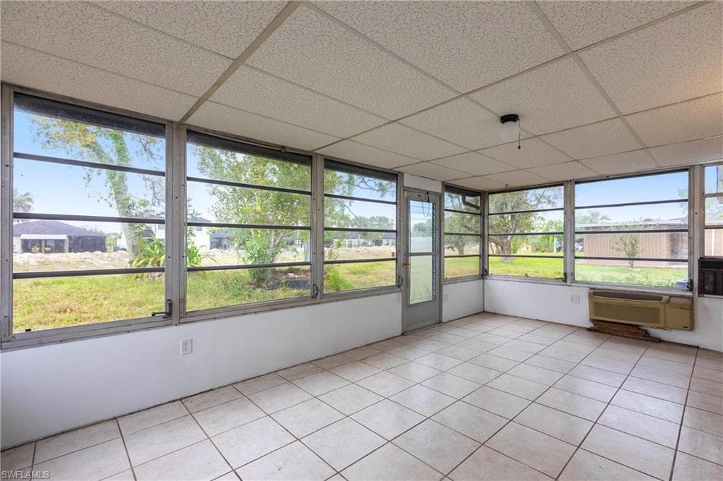 818 Gardenside CT, LEHIGH ACRES FL 33936-23