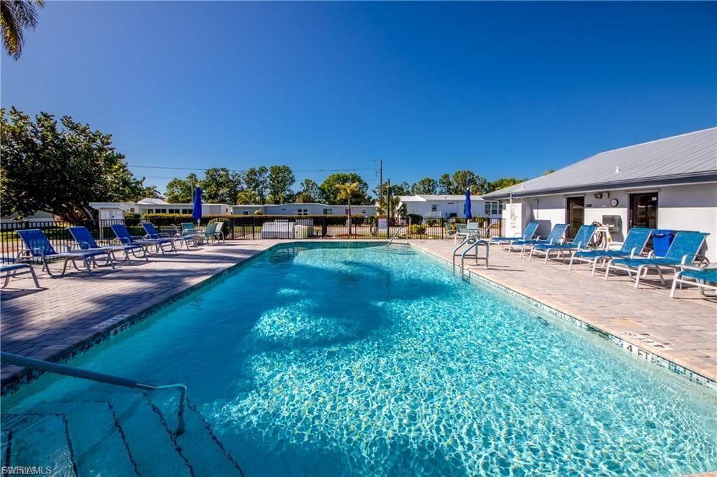 19 Garden DR, FORT MYERS FL 33908-22