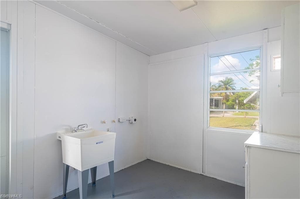 19 Garden DR, FORT MYERS FL 33908-16