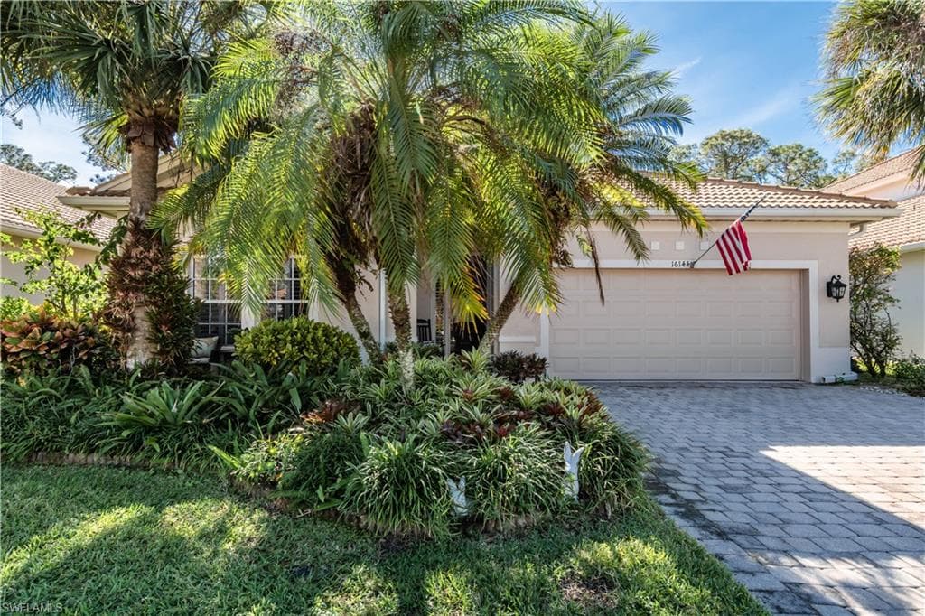 16144 Parque LN, NAPLES FL 34110-1
