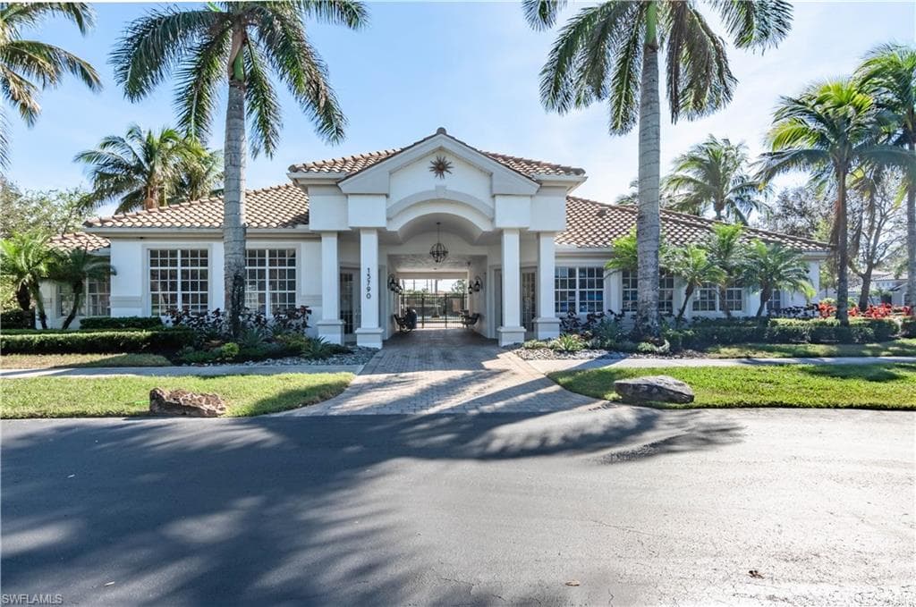 16144 Parque LN, NAPLES FL 34110-33