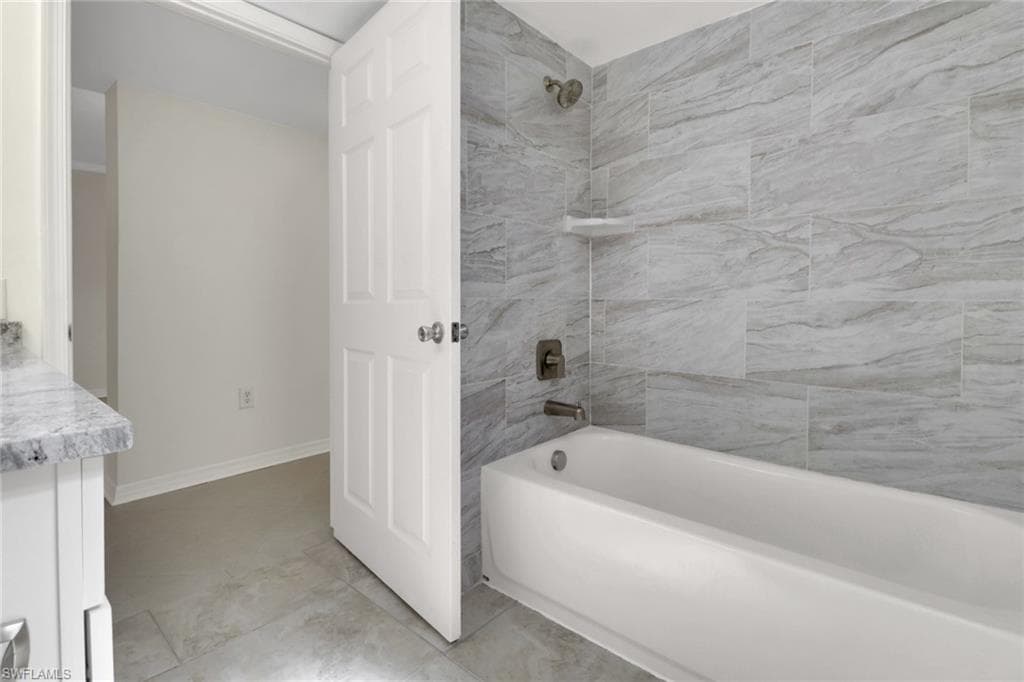 8635 River Homes LN # 107, BONITA SPRINGS FL 34135-22