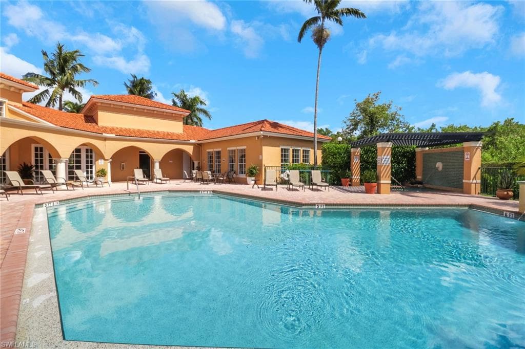 8635 River Homes LN # 107, BONITA SPRINGS FL 34135-26