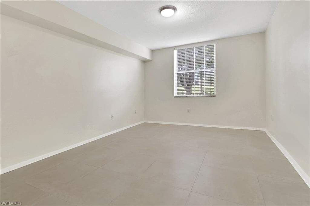 8635 River Homes LN # 107, BONITA SPRINGS FL 34135-19