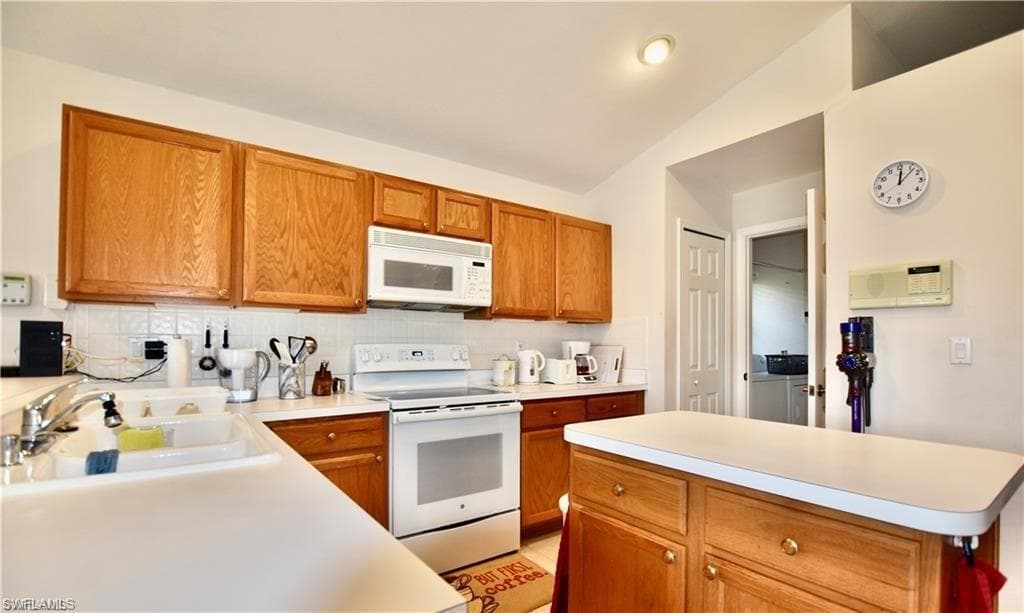 6444 Autumn Woods BLVD, NAPLES FL 34109-3