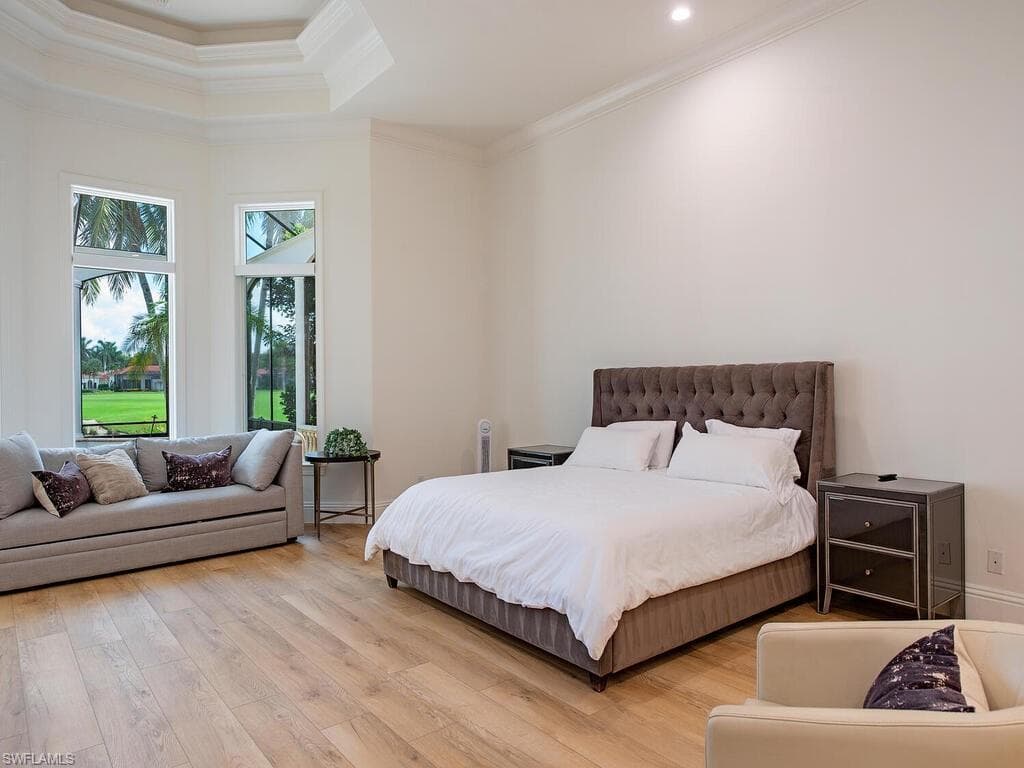 1633 CHINABERRY WAY, NAPLES FL 34105-15