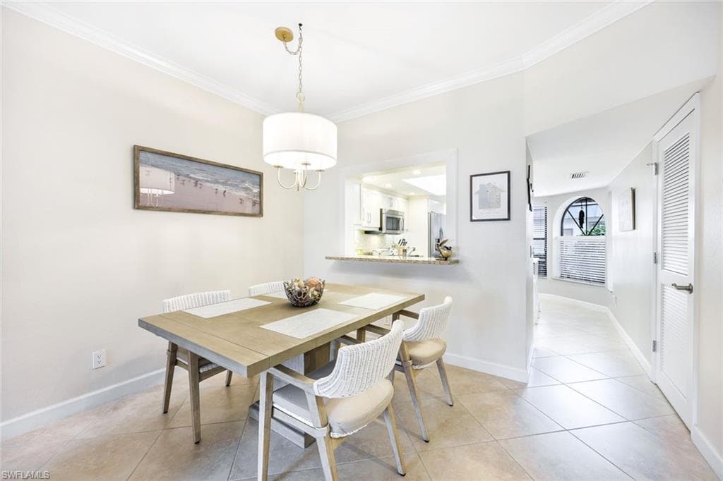 611 Serendipity DR # 611, NAPLES FL 34108-3