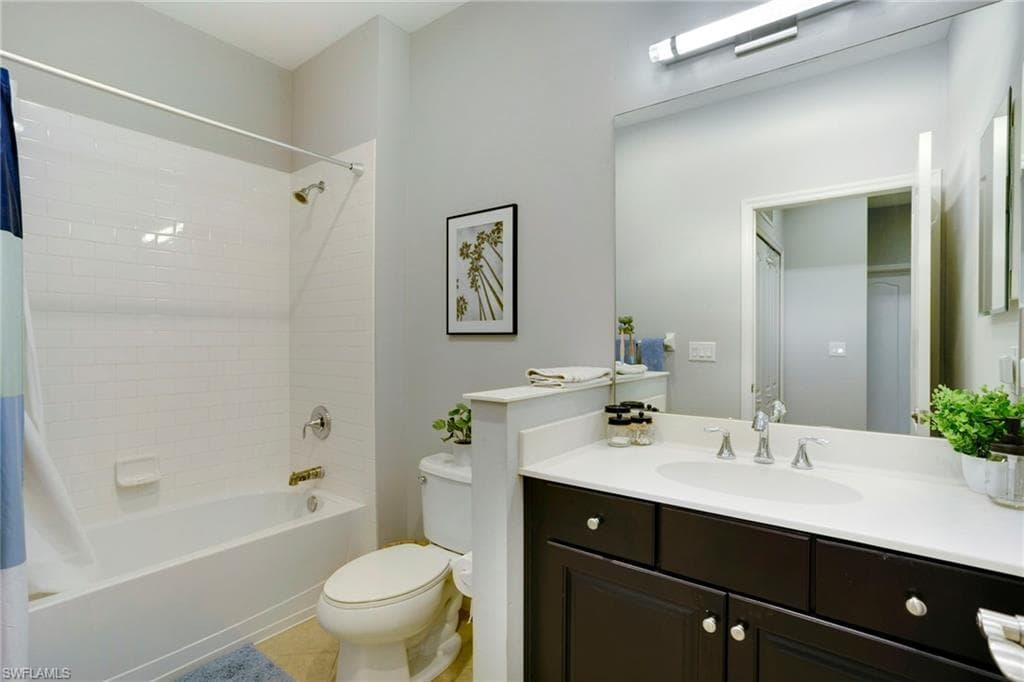 4573 Waterscape LN, FORT MYERS FL 33966-13