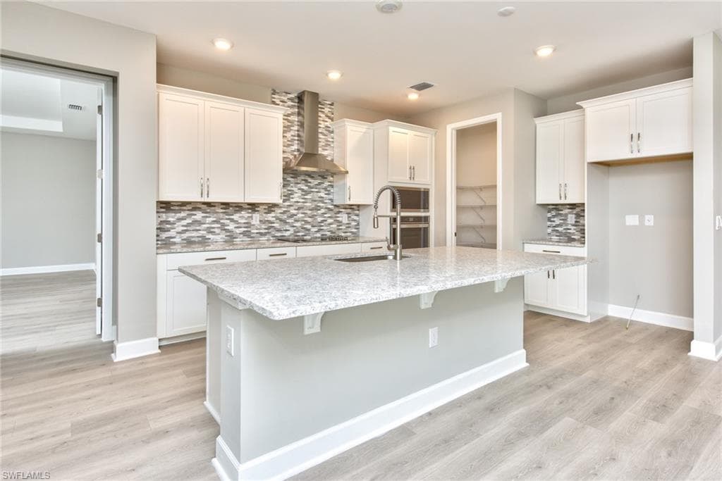 2066 Grove DR, NAPLES FL 34120-6