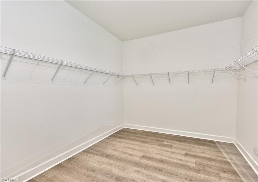 2066 Grove DR, NAPLES FL 34120-13