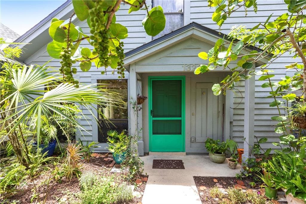 1323 Solana RD # K2, NAPLES FL 34103-2