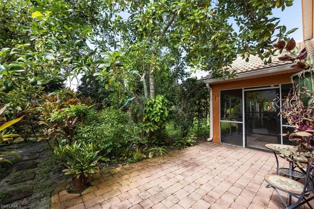 5886 Westbourgh CT, NAPLES FL 34112-12