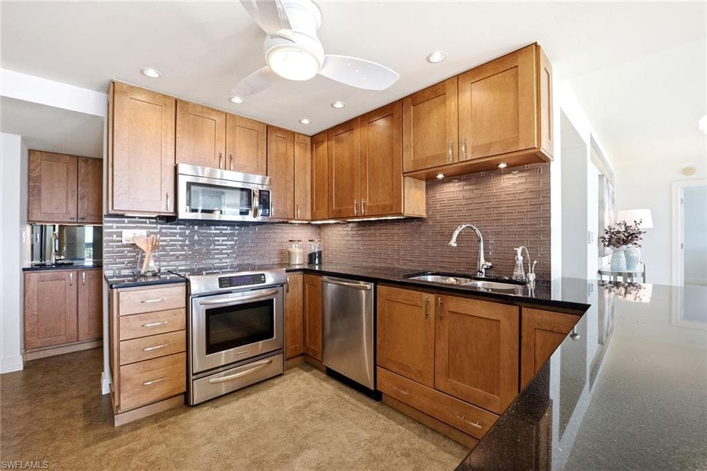 2400 Gulf Shore BLVD N 502-17