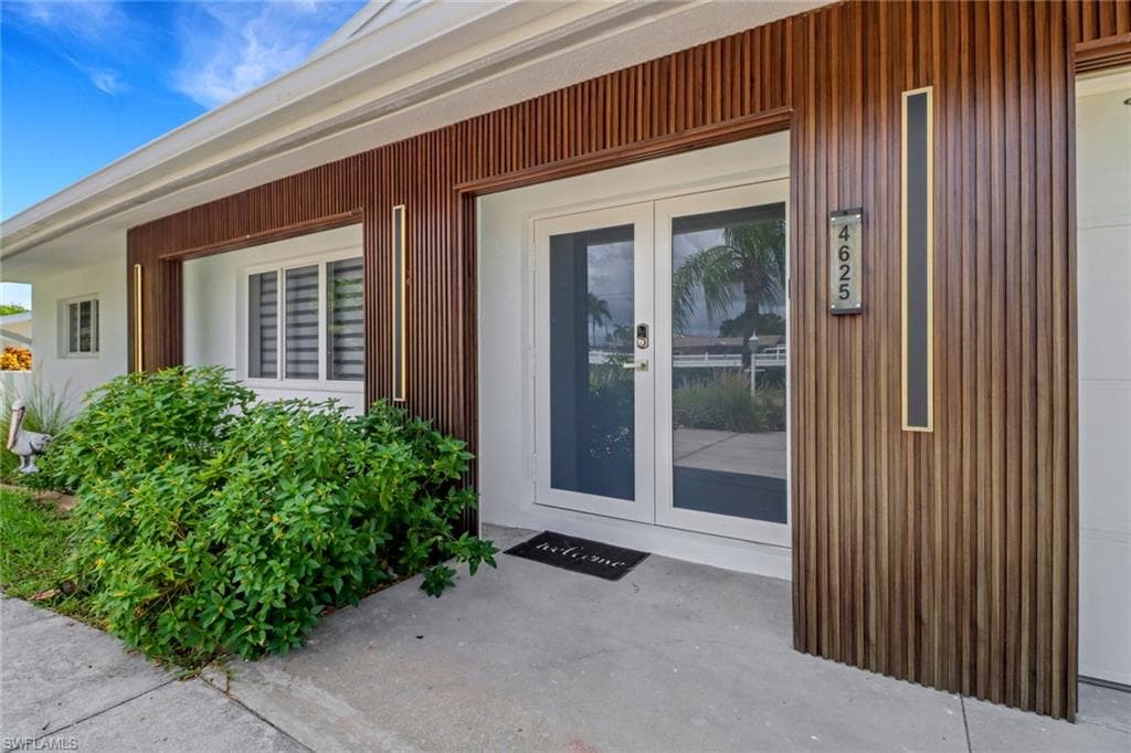 4625 Forest Glen DR, NORTH FORT MYERS FL 33903-1