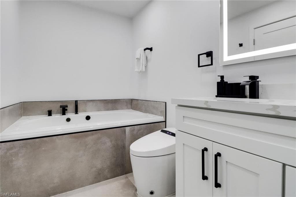 4625 Forest Glen DR, NORTH FORT MYERS FL 33903-15