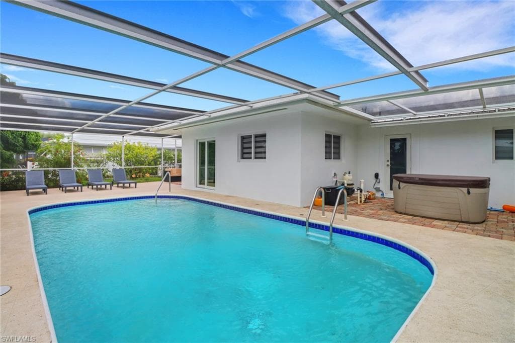 4625 Forest Glen DR, NORTH FORT MYERS FL 33903-27