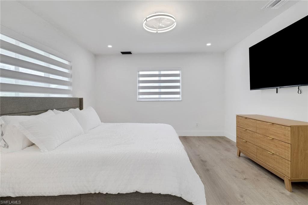 4625 Forest Glen DR, NORTH FORT MYERS FL 33903-13