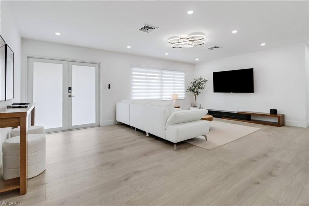 4625 Forest Glen DR, NORTH FORT MYERS FL 33903-3