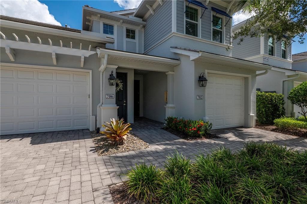 6954 Avalon CIR # 702, NAPLES FL 34112-22
