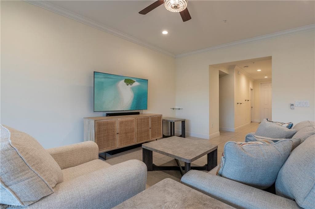 6954 Avalon CIR # 702, NAPLES FL 34112-5