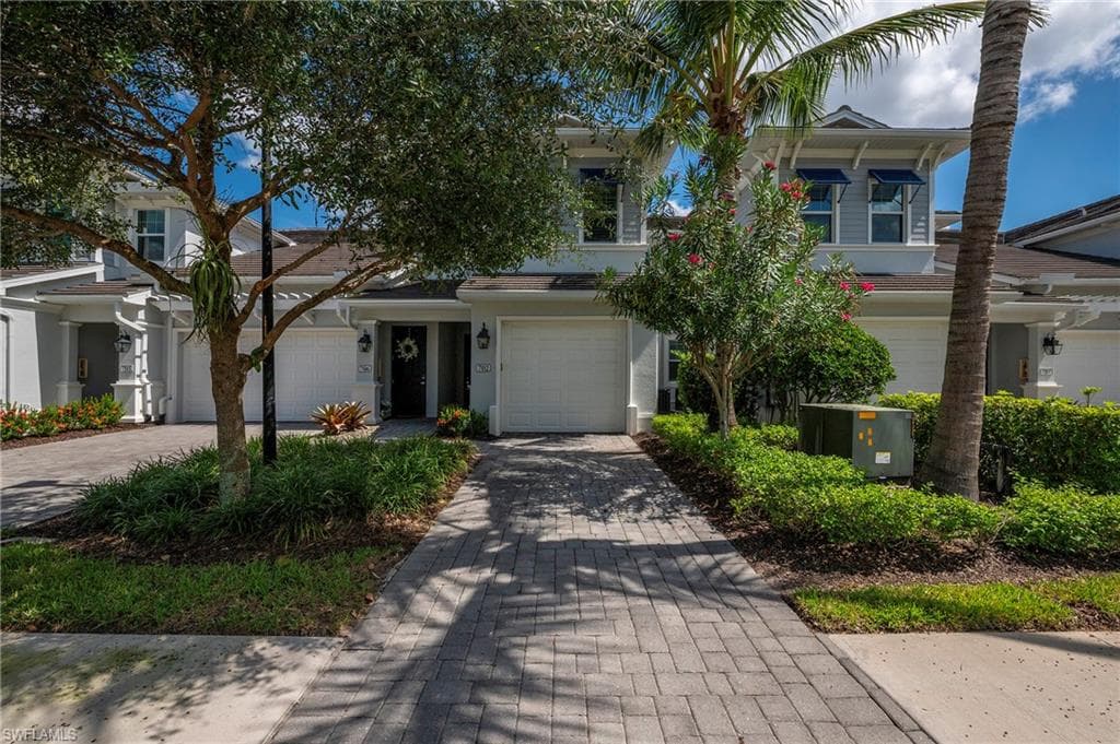 6954 Avalon CIR # 702, NAPLES FL 34112-21