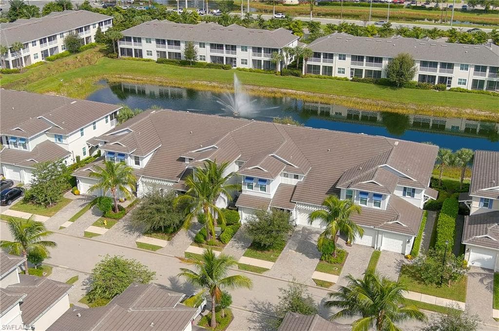 6954 Avalon CIR # 702, NAPLES FL 34112-2