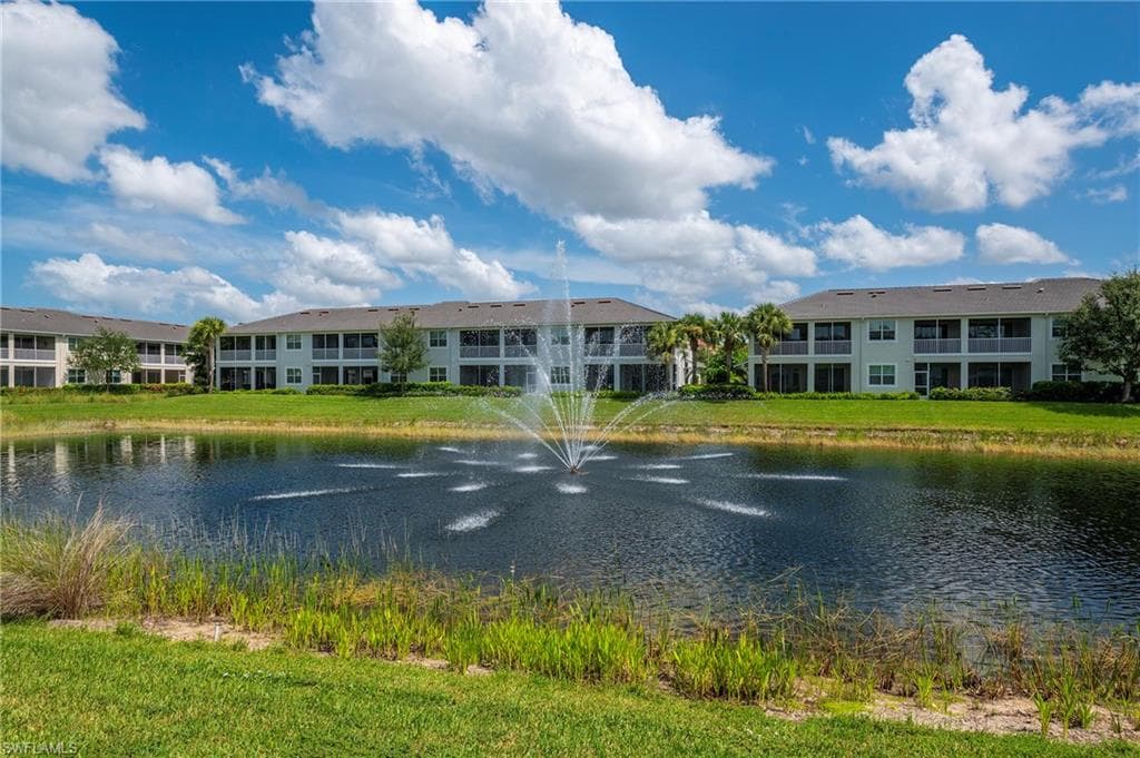 6954 Avalon CIR # 702, NAPLES FL 34112-23