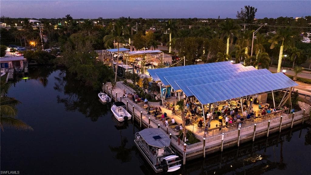 6954 Avalon CIR # 702, NAPLES FL 34112-29