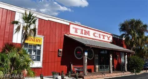 6954 Avalon CIR # 702, NAPLES FL 34112-32